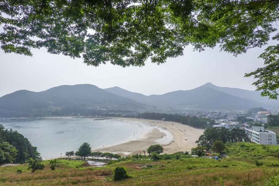 남해 구운몽길에서 바라본 해변과 바다